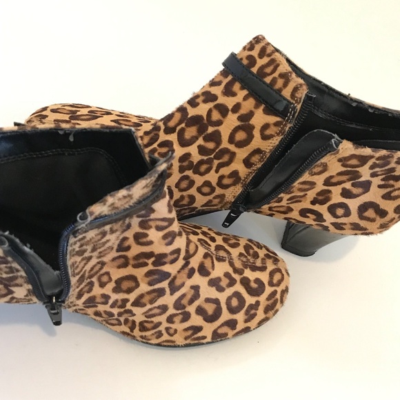 AEROSOLES Leopard Calf Hair Ankle Boots Booties Patrole Car Women’s Size 8.5 - Picture 16 of 16